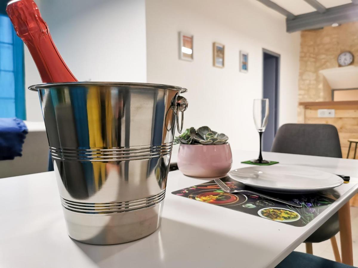 Appartement Ma Douce Charente - Superbe T3 Design Et Fonctionnel - Hyper Centre A 생트 외부 사진